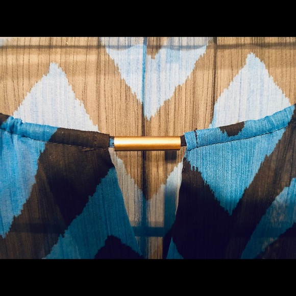 Zac & Rachel 3/4 length sleeves chevron blouse - Picture 3 of 8